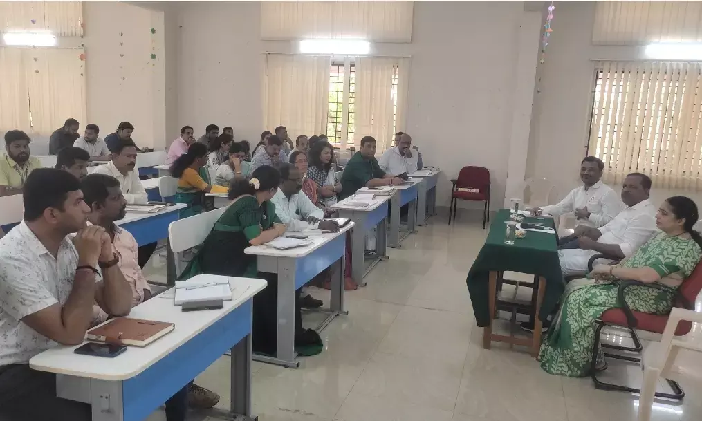 ಉಳ್ಳಾಲ ತಾಲೂಕು ಮಟ್ಟದ ಅಧಿಕಾರಿಗಳ ಸಭೆ