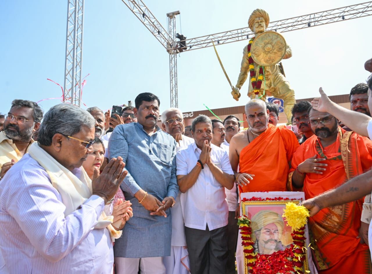 ಗಡಿ ಭಾಗದ 865 ಗ್ರಾಮಗಳಲ್ಲಿ ಆರೋಗ್ಯ ವಿಮೆ ಜಾರಿಗೆ ಮುಂದಾದ ಮಹಾರಾಷ್ಟ್ರ ಸರಕಾರಕ್ಕೆ  ಸಿದ್ದರಾಮಯ್ಯ ಎಚ್ಚರಿಕೆ