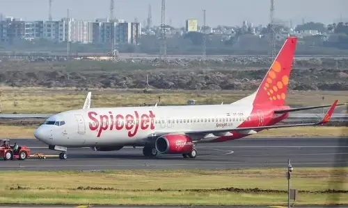 ಪ್ರಯಾಣದುದ್ದಕ್ಕೂ ವಿಮಾನದ ಶೌಚಾಲಯದಲ್ಲಿ ಸಿಲುಕಿಕೊಂಡ ಪ್ರಯಾಣಿಕ