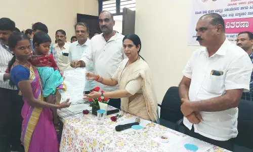 ಸಮಸ್ಯೆ ಬಗೆಹರಿಸಿ, ಶೀಘ್ರವೇ ಹಕ್ಕುಪತ್ರ ವಿತರಣೆ: ಸಚಿವೆ ಲಕ್ಷ್ಮೀ ಹೆಬ್ಬಾಳ್ಕರ್