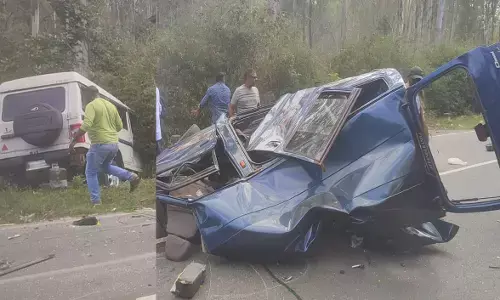 ಮಡಿಕೇರಿ| ಓಮ್ನಿ , ಬೊಲೆರೋ ನಡುವೆ  ಭೀಕರ ಅಪಘಾತ: ತಂದೆ, ಮಗಳು ಮೃತ್ಯು