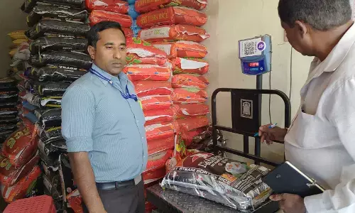 ಅಕ್ಕಿ ಮೂಟೆಗಳ ತೂಕದಲ್ಲಿ ವ್ಯತ್ಯಾಸ ಮಾಡಿ ಗ್ರಾಹಕರಿಗೆ ವಂಚನೆ ಪ್ರಕರಣ: 3 ಅಂಗಡಿಗಳ ಮಾಲಕರಿಗೆ 60 ಸಾವಿರ ರೂ. ದಂಡ ವಿಧಿಸಿದ ಅಧಿಕಾರಿಗಳು