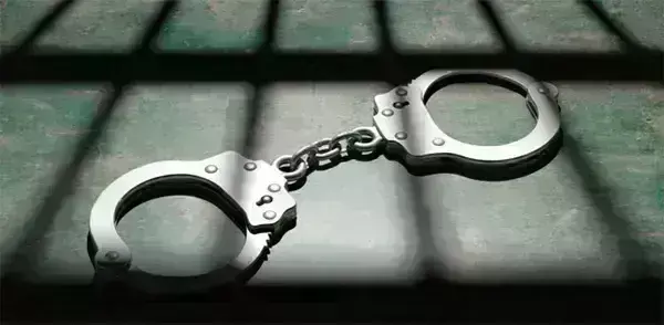 ಬೆಂಗಳೂರು| ವೃದ್ಧೆಯ ಕೈಕಾಲು ಕಟ್ಟಿ ಮನೆ ದರೋಡೆ: ಆರೋಪಿ ಸೆರೆ ಬೆಂಗಳೂರು| ವೃದ್ಧೆಯ ಕೈಕಾಲು ಕಟ್ಟಿ ಮನೆ ದರೋಡೆ: ಆರೋಪಿ ಸೆರೆ