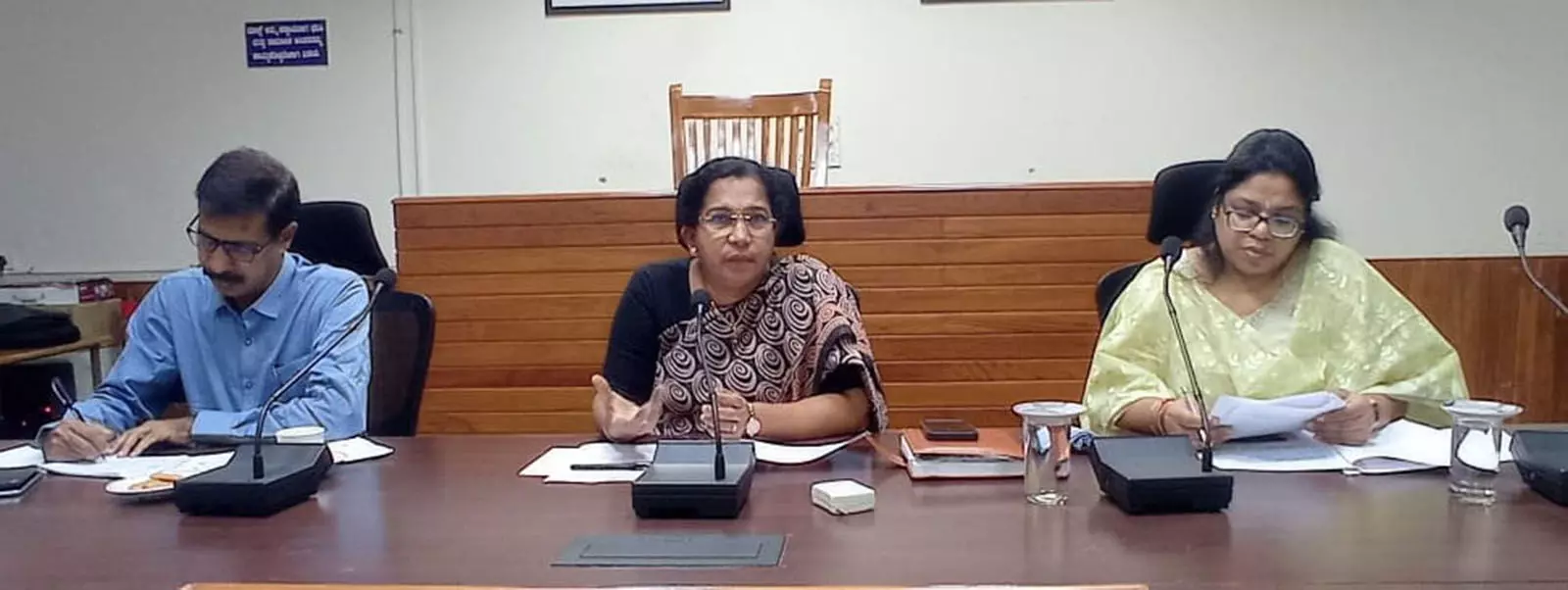 ಜ.26ರಿಂದ ಉಡುಪಿ ಜಿಲ್ಲೆಯಾದ್ಯಂತ ಸಂವಿಧಾನ ಜಾಗೃತಿ ಜಾಥಾ: ಡಿಸಿ ಡಾ.ಕೆ.ವಿದ್ಯಾಕುಮಾರಿ ಜ.26ರಿಂದ ಉಡುಪಿ ಜಿಲ್ಲೆಯಾದ್ಯಂತ ಸಂವಿಧಾನ ಜಾಗೃತಿ ಜಾಥಾ: ಡಿಸಿ ಡಾ.ಕೆ.ವಿದ್ಯಾಕುಮಾರಿ