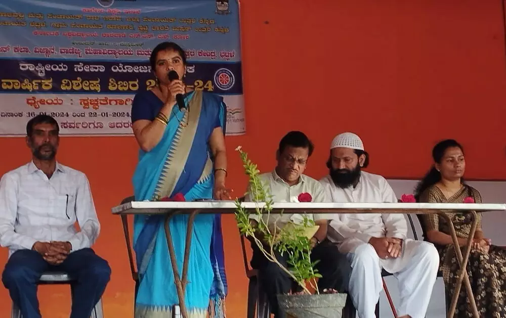 ಅಂಜುಮನ್ ಪದವಿ ಕಾಲೇಜಿನಲ್ಲಿ ಉಪನ್ಯಾಸ ಕಾರ್ಯಕ್ರಮ ಅಂಜುಮನ್ ಪದವಿ ಕಾಲೇಜಿನಲ್ಲಿ ಉಪನ್ಯಾಸ ಕಾರ್ಯಕ್ರಮ