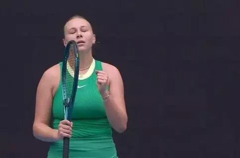 ಆಸ್ಟ್ರೇಲಿಯನ್ ಓಪನ್ : ಅಮಂಡಾ ಅನಿಸಿಮೋವಾ, ಕೊಕೊ ಗೌಫ್ ನಾಲ್ಕನೇ ಸುತ್ತಿಗೆ ಲಗ್ಗೆ ಆಸ್ಟ್ರೇಲಿಯನ್ ಓಪನ್ : ಅಮಂಡಾ ಅನಿಸಿಮೋವಾ, ಕೊಕೊ ಗೌಫ್ ನಾಲ್ಕನೇ ಸುತ್ತಿಗೆ ಲಗ್ಗೆ