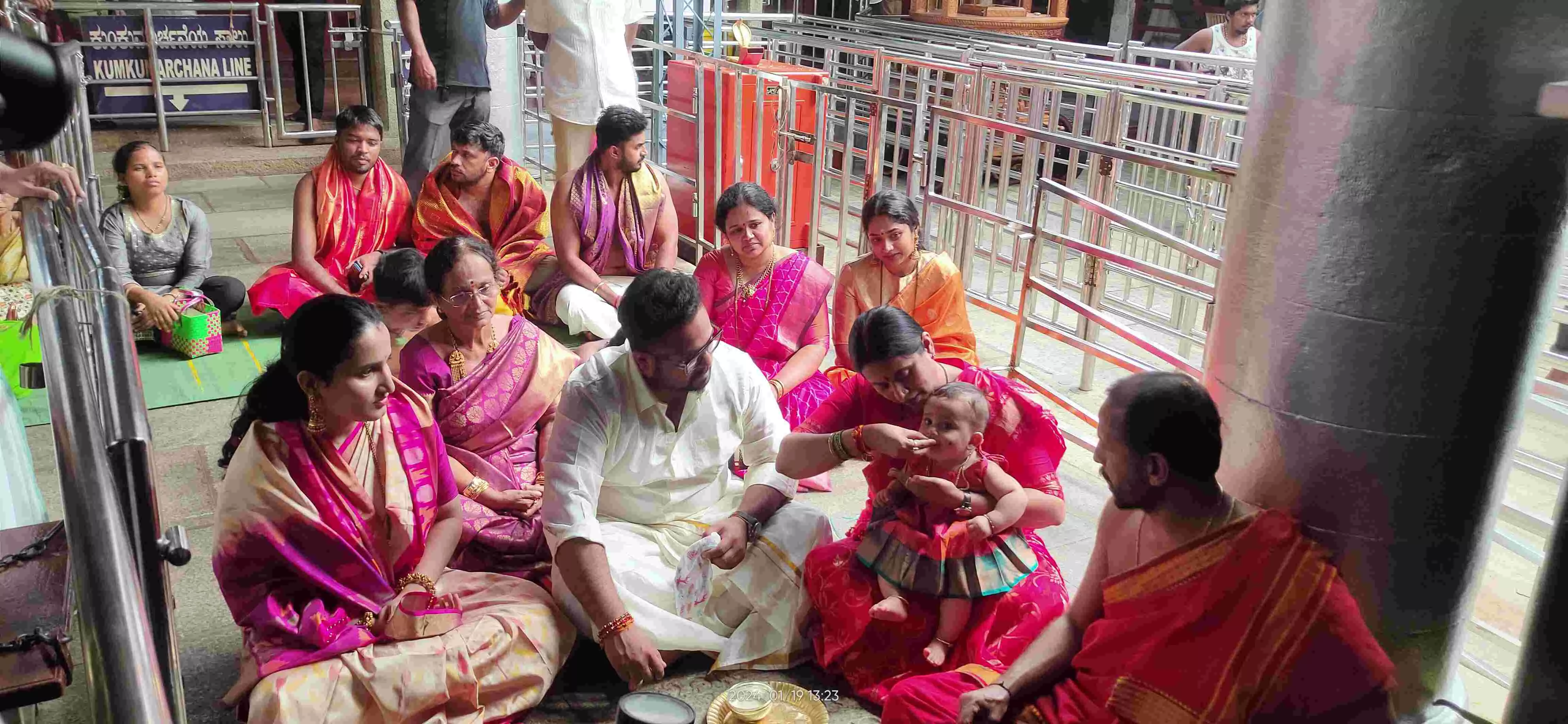 ಕಳಸ: ಹೊರನಾಡು ದೇವಾಲಯಕ್ಕೆ ಕುಟುಂಬಸ್ಥರೊಂದಿಗೆ ಸಚಿವೆ ಲಕ್ಷ್ಮೀ ಹೆಬ್ಬಾಳ್ಕರ್ ಭೇಟಿ