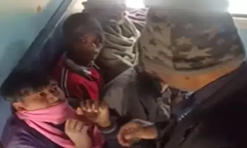 ರೈಲಿನಲ್ಲಿ ಪ್ರಯಾಣಿಕನಿಗೆ ಥಳಿಸಿದ ಟಿಕೆಟ್ ತಪಾಸಕನ ಅಮಾನತು