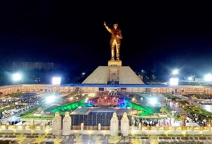ವಿಜಯವಾಡದಲ್ಲಿ ವಿಶ್ವದ ಅತಿ ಎತ್ತರದ ಅಂಬೇಡ್ಕರ್ ಪ್ರತಿಮೆ ಉದ್ಘಾಟನೆ
