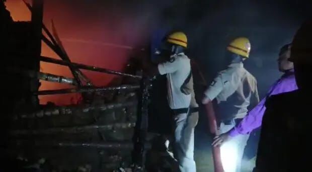 ಶಿವಮೊಗ್ಗ: ಶಾರ್ಟ್ ಸರ್ಕ್ಯೂಟ್ ನಿಂದ ಮನೆಯಲ್ಲಿದ್ದ ಗೃಹೋಪಯೋಗಿ ವಸ್ತುಗಳು ಬೆಂಕಿಗಾಹುತಿ