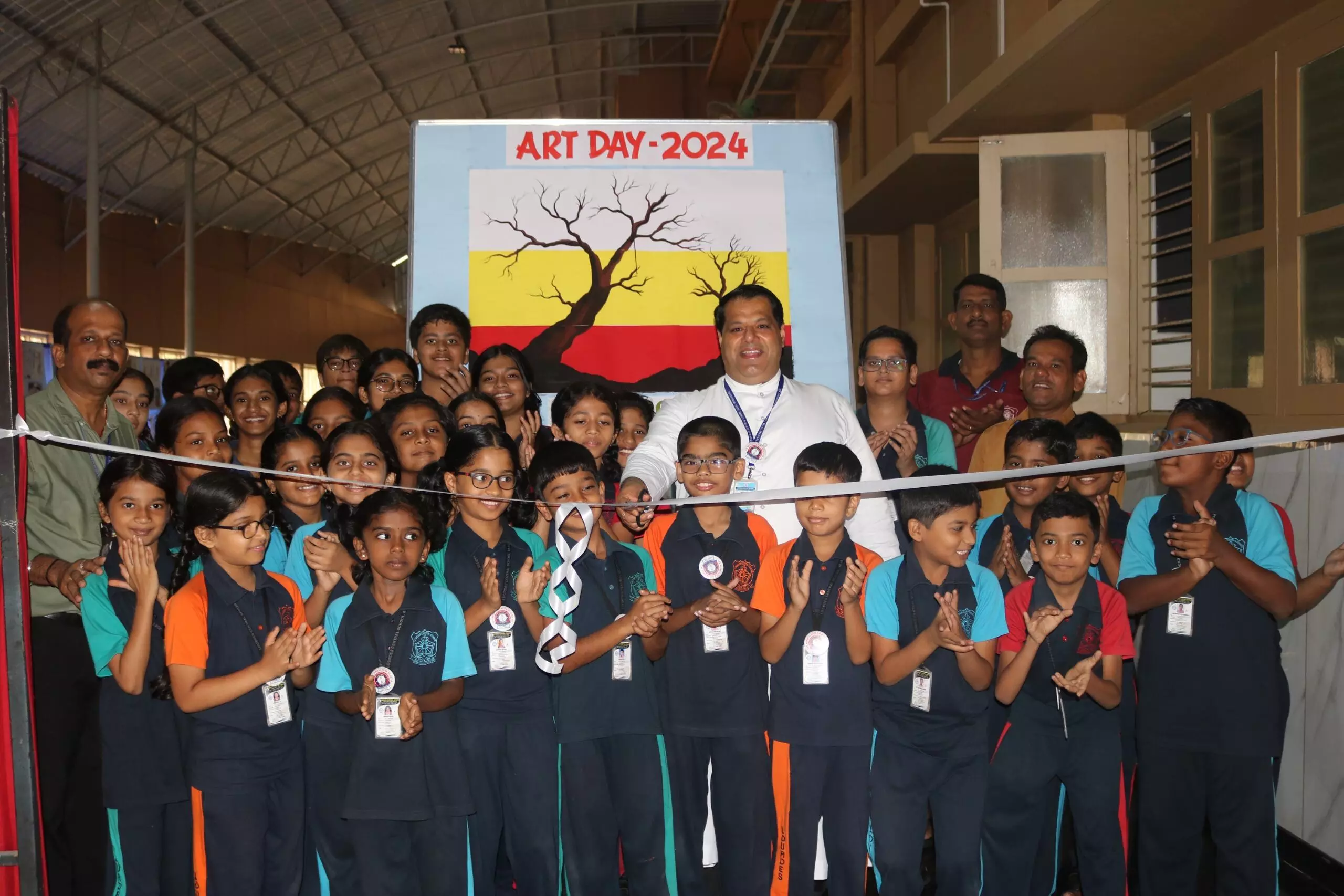 ಲೂರ್ಡ್ಸ್ ಸೆಂಟ್ರಲ್ ಸ್ಕೂಲ್ನಲ್ಲಿ ‘ಕಲಾ ದಿನ’ ಕಾರ್ಯಕ್ರಮ ಲೂರ್ಡ್ಸ್ ಸೆಂಟ್ರಲ್ ಸ್ಕೂಲ್ನಲ್ಲಿ ‘ಕಲಾ ದಿನ’ ಕಾರ್ಯಕ್ರಮ