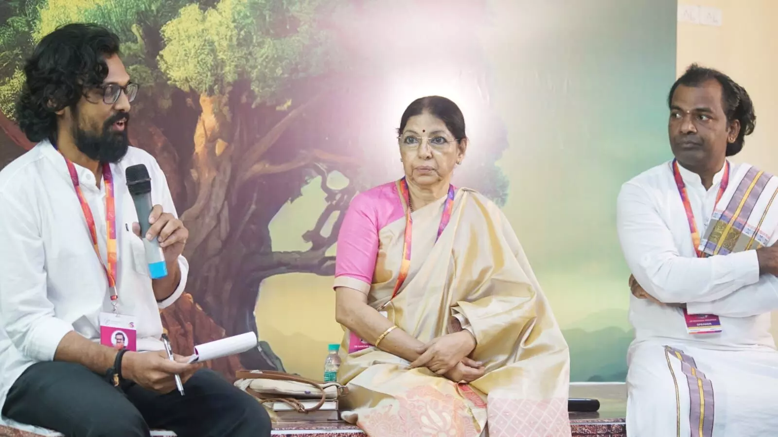 ಸಿರಿ ಮಹಾ ಕಾವ್ಯ ಸ್ತ್ರಿಸಂವೇದನೆಯ ಪ್ರತೀಕ: ಡಾ.ಗಾಯತ್ರಿ ನಾವಡ ಸಿರಿ ಮಹಾ ಕಾವ್ಯ ಸ್ತ್ರಿಸಂವೇದನೆಯ ಪ್ರತೀಕ: ಡಾ.ಗಾಯತ್ರಿ ನಾವಡ