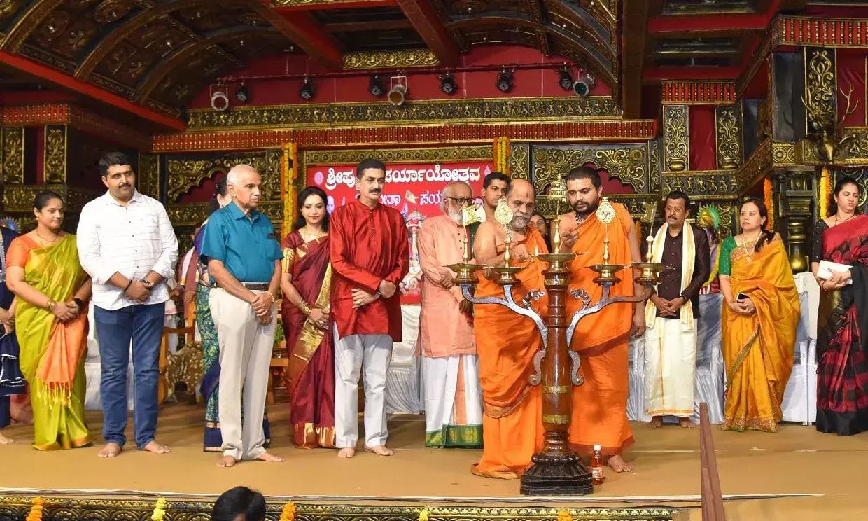 ಸಮಸ್ಯೆ ಮೆಟ್ಟಿ ನಿಲ್ಲಲು ಮಹಿಳೆಯರಲ್ಲಿ ಪೌರುಷ ಮುಖ್ಯ: ಪುತ್ತಿಗೆ ಶ್ರೀ