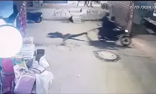 ವ್ಯಕ್ತಿಯನ್ನು ಬೈಕ್ ಗೆ ಕಟ್ಟಿ ಎಳೆದೊಯ್ದ ದುಷ್ಕರ್ಮಿಗಳು!
