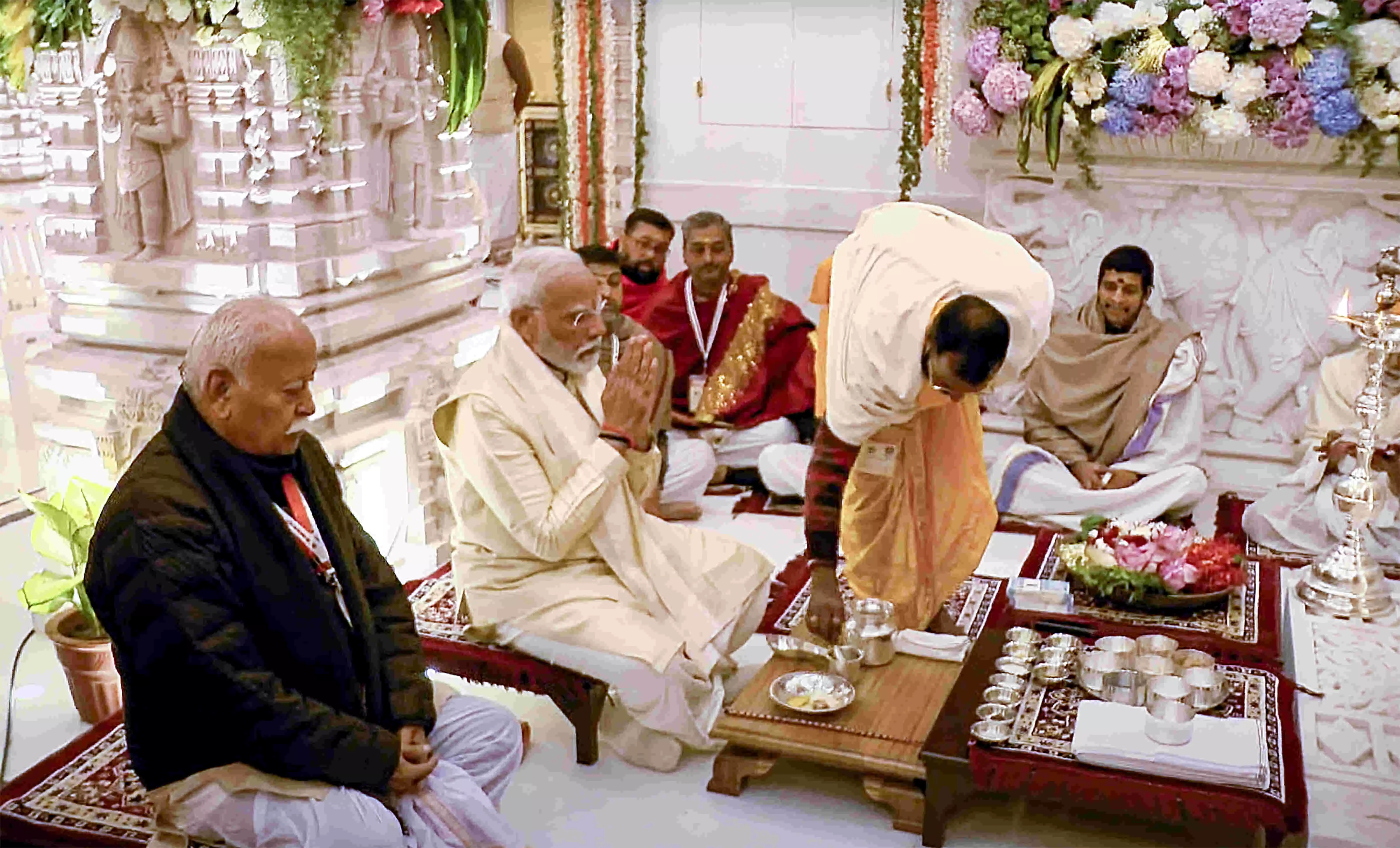 “ಜಾತ್ಯತೀತ ಸಂವಿಧಾನ ಬದಲಾಯಿಸುವ ಯತ್ನ”: ರಾಮ ಮಂದಿರ ಕಾರ್ಯಕ್ರಮದಲ್ಲಿ ಪ್ರಧಾನಿ ಮೋದಿ ಭಾಗವಹಿಸುವಿಕೆ ವಿರುದ್ಧ 22 ಅನಿವಾಸಿ ಸಂಘಟನೆಗಳ ಜಂಟಿ ಹೇಳಿಕೆ “ಜಾತ್ಯತೀತ ಸಂವಿಧಾನ ಬದಲಾಯಿಸುವ ಯತ್ನ”: ರಾಮ ಮಂದಿರ ಕಾರ್ಯಕ್ರಮದಲ್ಲಿ ಪ್ರಧಾನಿ ಮೋದಿ ಭಾಗವಹಿಸುವಿಕೆ ವಿರುದ್ಧ 22 ಅನಿವಾಸಿ ಸಂಘಟನೆಗಳ ಜಂಟಿ ಹೇಳಿಕೆ