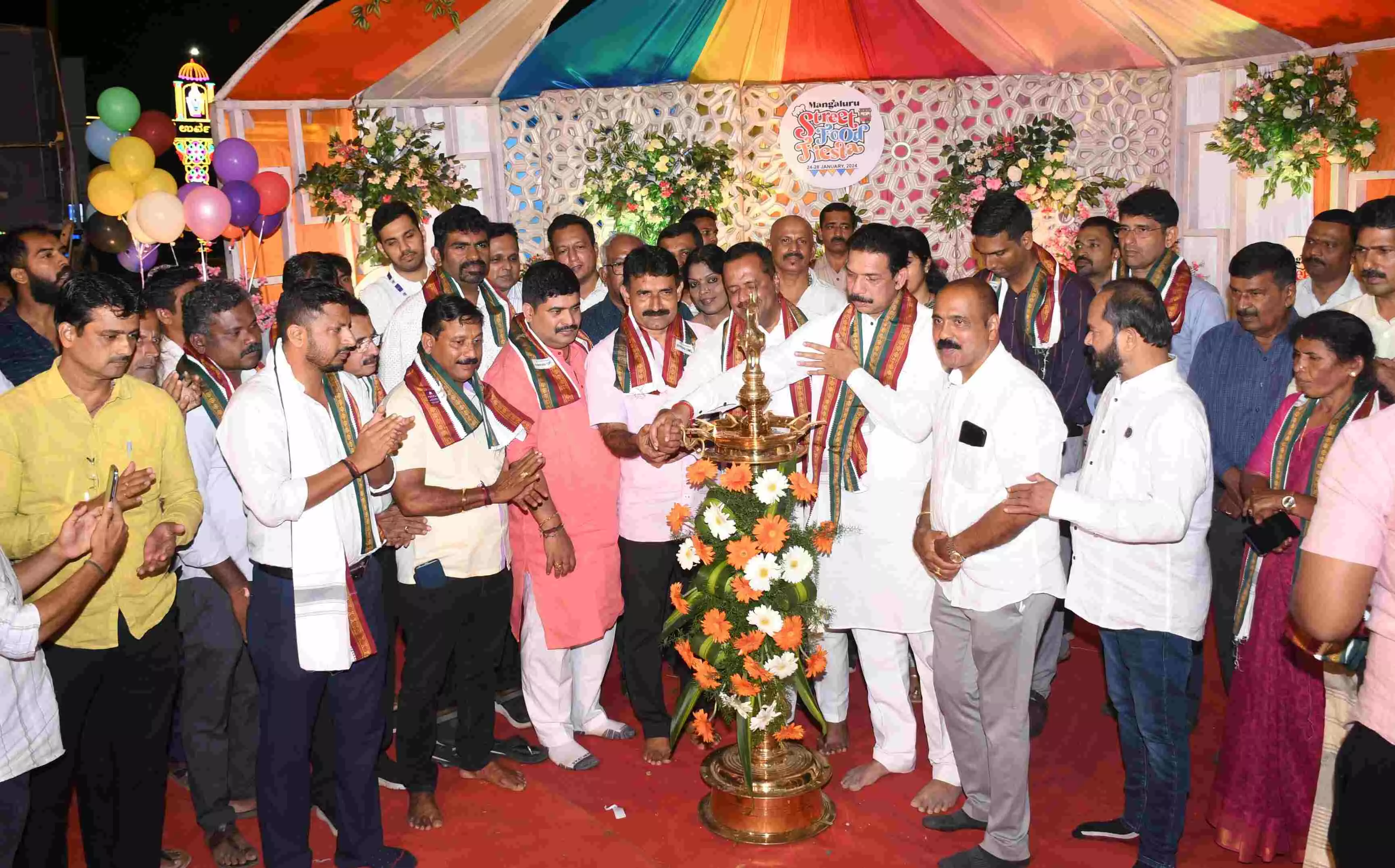 ಮಂಗಳೂರು: ಎರಡನೇ ಆವೃತ್ತಿಯ ಸ್ಟ್ರೀಟ್ ಫುಡ್ ಫಿಯೆಸ್ಟಕ್ಕೆ ಚಾಲನೆ ಮಂಗಳೂರು: ಎರಡನೇ ಆವೃತ್ತಿಯ ಸ್ಟ್ರೀಟ್ ಫುಡ್ ಫಿಯೆಸ್ಟಕ್ಕೆ ಚಾಲನೆ