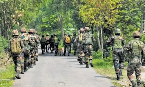 ಮಣಿಪುರ: ಸಹೋದ್ಯೋಗಿಗಳಿಗೆ ಗುಂಡು ಹಾರಿಸಿ ತಾನೂ ಆತ್ಮಹತ್ಯೆ ಮಾಡಿಕೊಂಡ ಯೋಧ