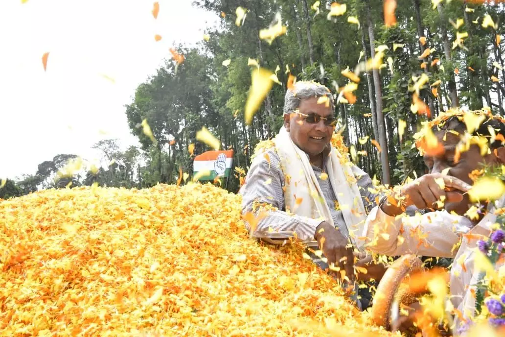 ಅಂದು ಮೊಟ್ಟೆ ಎಸೆತ, ಇಂದು ಹೂಮಳೆ; ಇದೇ ಪ್ರಜಾಪ್ರಭುತ್ವದ ಸೌಂದರ್ಯ: ಕೊಡಗು ಭೇಟಿ ಕುರಿತು ಸಿಎಂ ಸಿದ್ದರಾಮಯ್ಯ ಅಂದು ಮೊಟ್ಟೆ ಎಸೆತ, ಇಂದು ಹೂಮಳೆ; ಇದೇ ಪ್ರಜಾಪ್ರಭುತ್ವದ ಸೌಂದರ್ಯ: ಕೊಡಗು ಭೇಟಿ ಕುರಿತು ಸಿಎಂ ಸಿದ್ದರಾಮಯ್ಯ