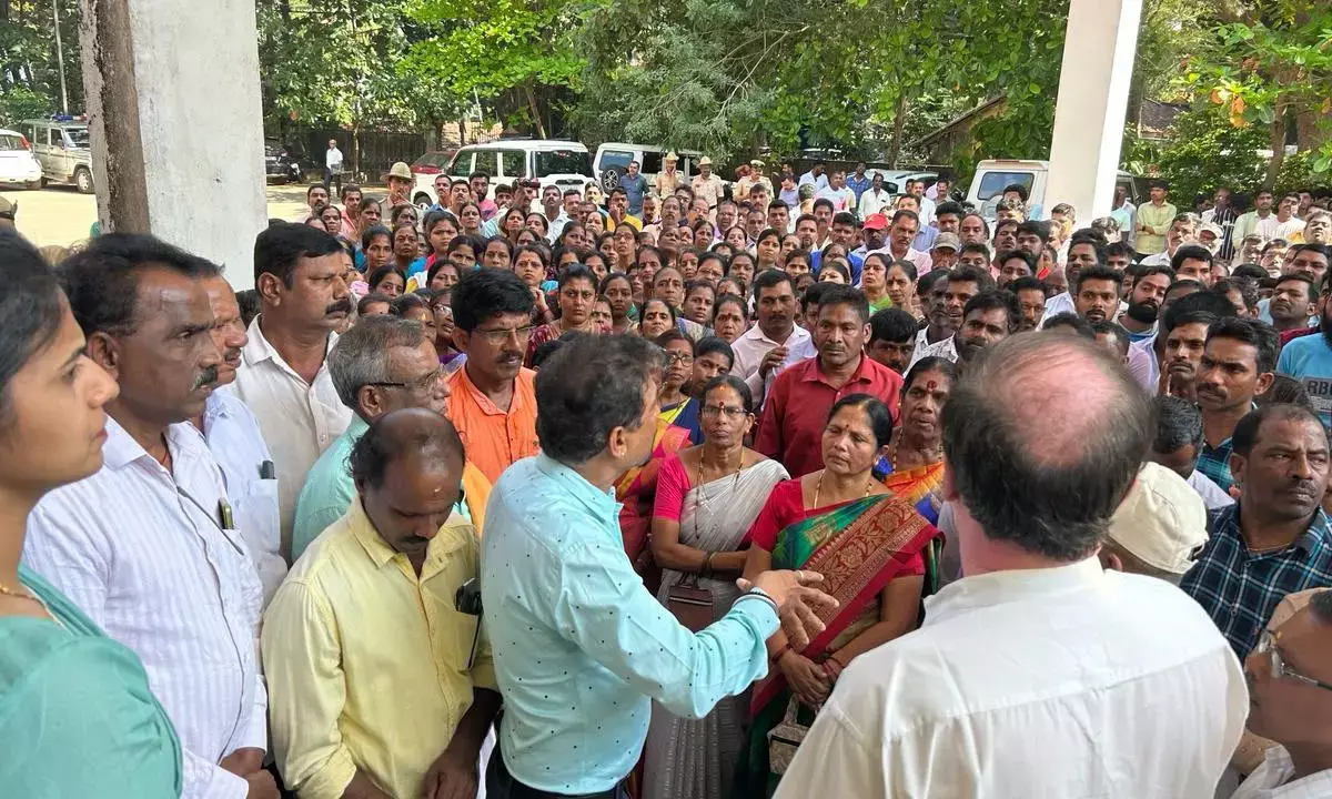 ಸುಳ್ಳು ಕೇಸು ದಾಖಲಿಸುತ್ತಿರುವವರ ವಿರುದ್ಧ ಕ್ರಮಕ್ಕೆ ಆಗ್ರಹಿಸಿ ಮನವಿ