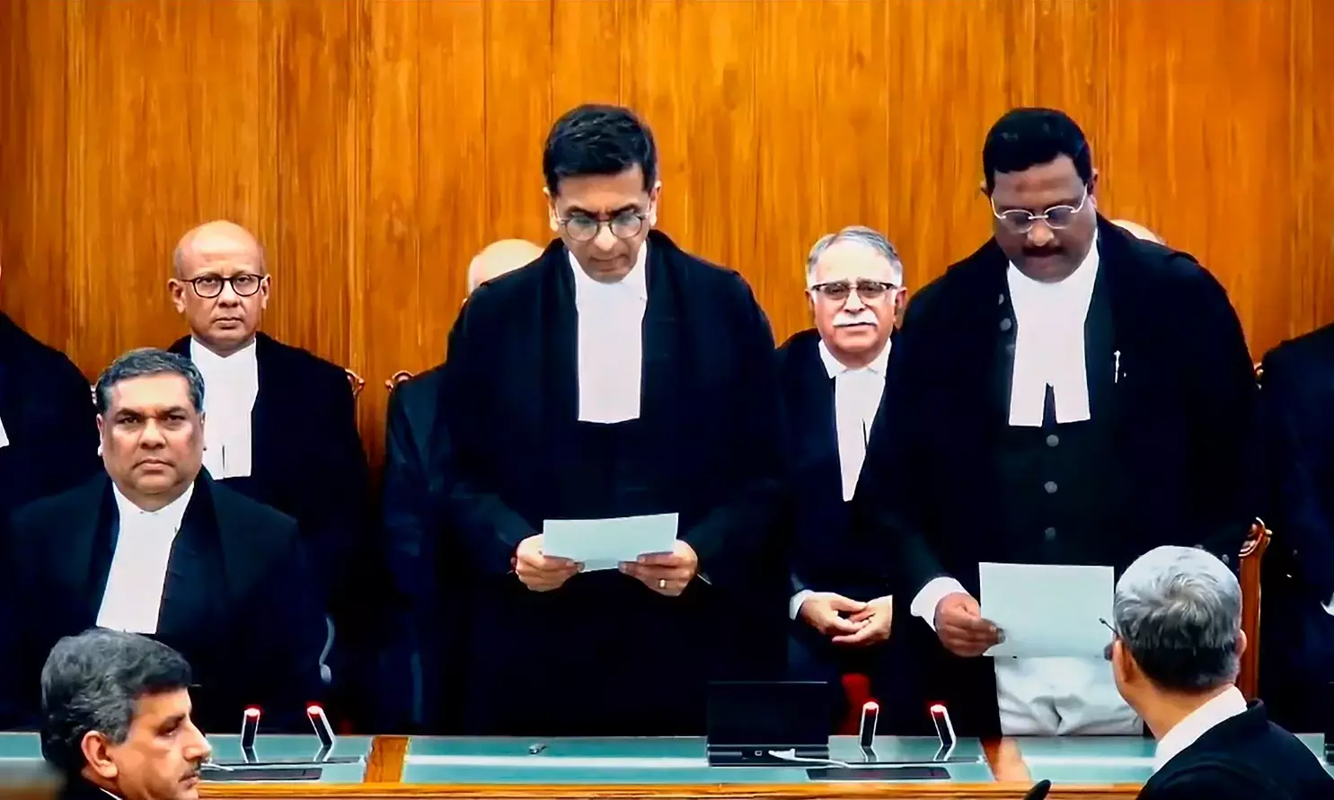 ಸುಪ್ರೀಂ ಕೋರ್ಟ್ ನ್ಯಾಯಮೂರ್ತಿಯಾಗಿ ಬಿ.ಬಿ. ವರಾಲೆ ಪ್ರಮಾಣ ವಚನ ಸ್ವೀಕಾರ