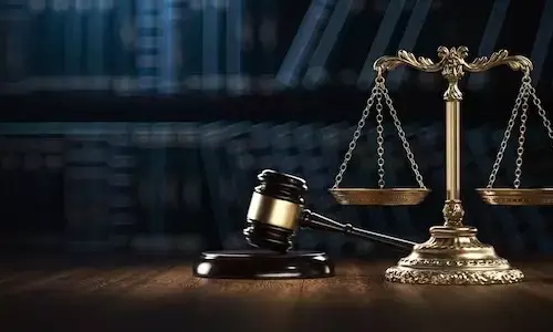 ಸುಳ್ಳು ಅತ್ಯಾಚಾರ ಆರೋಪ: ಪತಿಗೆ ರೂ. 25 ಸಾವಿರ ದಂಡ ವಿಧಿಸಿದ ಹೈಕೋರ್ಟ್