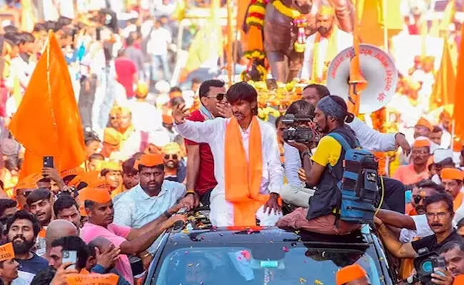 ಬೇಡಿಕೆಗಳಿಗೆ ಒಪ್ಪಿದ ಮಹಾರಾಷ್ಟ್ರ ಸರ್ಕಾರ; ಉಪವಾಸ ಸತ್ಯಾಗ್ರಹ ಅಂತ್ಯಗೊಳಿಸಿದ ಮನೋಜ್ ಪಾಟೀಲ್ ಬೇಡಿಕೆಗಳಿಗೆ ಒಪ್ಪಿದ ಮಹಾರಾಷ್ಟ್ರ ಸರ್ಕಾರ; ಉಪವಾಸ ಸತ್ಯಾಗ್ರಹ ಅಂತ್ಯಗೊಳಿಸಿದ ಮನೋಜ್ ಪಾಟೀಲ್