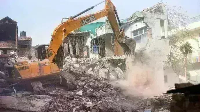 ಗುಜರಾತ್: ಸೋಮನಾಥ ದೇವಾಲಯ ಭೂಮಿಯಲ್ಲಿ ನಿರ್ಮಾಣ ಮಾಡಿದ್ದ 150 ಗುಡಿಸಲುಗಳ ತೆರವು ಗುಜರಾತ್: ಸೋಮನಾಥ ದೇವಾಲಯ ಭೂಮಿಯಲ್ಲಿ ನಿರ್ಮಾಣ ಮಾಡಿದ್ದ 150 ಗುಡಿಸಲುಗಳ ತೆರವು