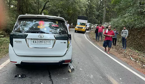 ಹೆಬ್ರಿ: ಕಾರು, ರಿಕ್ಷಾ, ಬಸ್ ಮಧ್ಯೆ ಸರಣಿ ಅಪಘಾತ: ಕಾರಿನಲ್ಲಿ ಮಹಿಳೆ ಮೃತ್ಯು