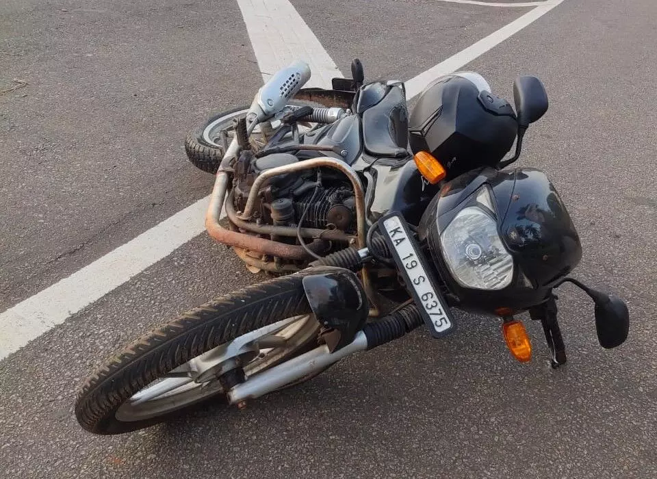 ಕಾಪು: ಬೈಕ್ ಗಳ ಮಧ್ಯೆ ಅಪಘಾತ; ಸಹ ಸವಾರ ಮೃತ್ಯು ಕಾಪು: ಬೈಕ್ ಗಳ ಮಧ್ಯೆ ಅಪಘಾತ; ಸಹ ಸವಾರ ಮೃತ್ಯು