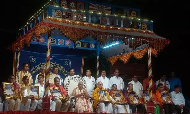 ಕರ್ನಿರೆ ಸುವರ್ಣ ಪ್ರತಿಷ್ಠಾನದಿಂದ ಕಲಾ ಸಾಧಕರಿಗೆ ಸನ್ಮಾನ