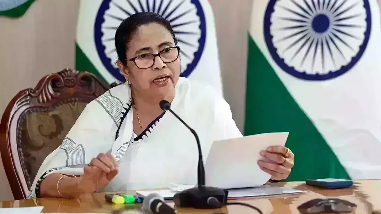 ಏಳು ದಿನಗಳಲ್ಲಿ ಪಶ್ಚಿಮ ಬಂಗಾಳದ ಬಾಕಿ ಪಾವತಿಸಿ, ಇಲ್ಲವೇ ಪ್ರತಿಭಟನೆ ಎದುರಿಸಿ : ಕೇಂದ್ರಕ್ಕೆ ಮಮತಾ ಬ್ಯಾನರ್ಜಿ ಎಚ್ಚರಿಕೆ