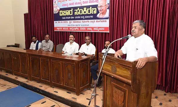 ದೇಶದಲ್ಲಿ ಭಯ, ಭೇದಭಾವದ ವಾತಾವರಣ ನಿವಾರಣೆಗೆ ಮಹಾತ್ಮ ಗಾಂಧಿ ಒಂದೇ ಮಂತ್ರ: ಬಿ.ಕೆ. ಹರಿಪ್ರಸಾದ್