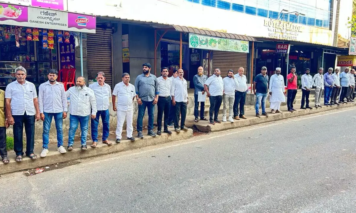 ಕುಂದಾಪುರ: ಸೌಹಾರ್ದತೆ ಸಂದೇಶ ಸಾರಿದ ಮಾನವ ಸರಪಳಿ