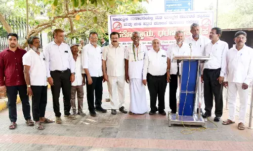 ಮಂಗಳೂರು: ಮತಪತ್ರದ ಮೂಲಕ ಸಾರ್ವತ್ರಿಕ ಚುನಾವಣೆಗೆ ಆಗ್ರಹಿಸಿ ಹಕ್ಕೊತ್ತಾಯ, ಧರಣಿ