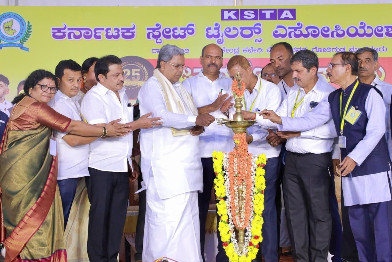 ಟೈಲರ್ ಗಳ ಕ್ಷೇಮನಿಧಿ ಮಂಡಳಿ ರಚನೆ ಬಗ್ಗೆ ಕಾರ್ಮಿಕ ಸಚಿವರ ಜತೆ ಚರ್ಚಿಸಿ ಸೂಕ್ತ ತೀರ್ಮಾನ: ಸಿಎಂ ಸಿದ್ದರಾಮಯ್ಯ