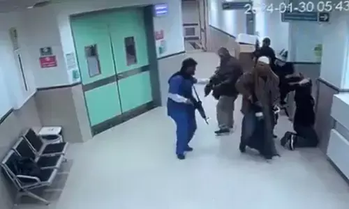 ವೈದ್ಯಕೀಯ ಸಿಬ್ಬಂದಿಗಳ ಸೋಗಿನಲ್ಲಿ ಆಸ್ಪತ್ರೆ ಪ್ರವೇಶಿಸಿ 3 ಫೆಲೆಸ್ತೀನೀಯರ ಹತ್ಯೆ