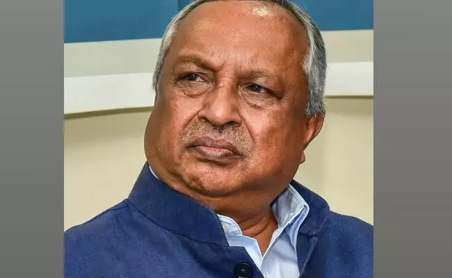 ಆರ್ಥಿಕ ಮಾನದಂಡದ ಮೇಲೆ ಮೀಸಲಾತಿ ನೀಡುವ ಬಗ್ಗೆ ಸಂವಿಧಾನದಲ್ಲಿ ತಿಳಿಸಿಲ್ಲ: ಎಚ್.ಎನ್. ನಾಗಮೋಹನ್ ದಾಸ್ ಆರ್ಥಿಕ ಮಾನದಂಡದ ಮೇಲೆ ಮೀಸಲಾತಿ ನೀಡುವ ಬಗ್ಗೆ ಸಂವಿಧಾನದಲ್ಲಿ ತಿಳಿಸಿಲ್ಲ: ಎಚ್.ಎನ್. ನಾಗಮೋಹನ್ ದಾಸ್