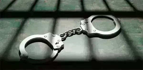 ಹಾಸನ | ಉದ್ಯಮಿ ಕೃಷ್ಣೇಗೌಡ ಕೊಲೆ ಪ್ರಕರಣ: ಇಬ್ಬರು ಆರೋಪಿಗಳ ಬಂಧನ ಹಾಸನ | ಉದ್ಯಮಿ ಕೃಷ್ಣೇಗೌಡ ಕೊಲೆ ಪ್ರಕರಣ: ಇಬ್ಬರು ಆರೋಪಿಗಳ ಬಂಧನ