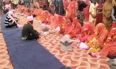ವರನೇ ಇಲ್ಲದೆ ಮದುವೆ: ಉತ್ತರ ಪ್ರದೇಶ ಸರ್ಕಾರದ ಸಾಮೂಹಿಕ ವಿವಾಹ ಯೋಜನೆಯಲ್ಲಿ ಭಾರೀ ಅವ್ಯವಹಾರ!