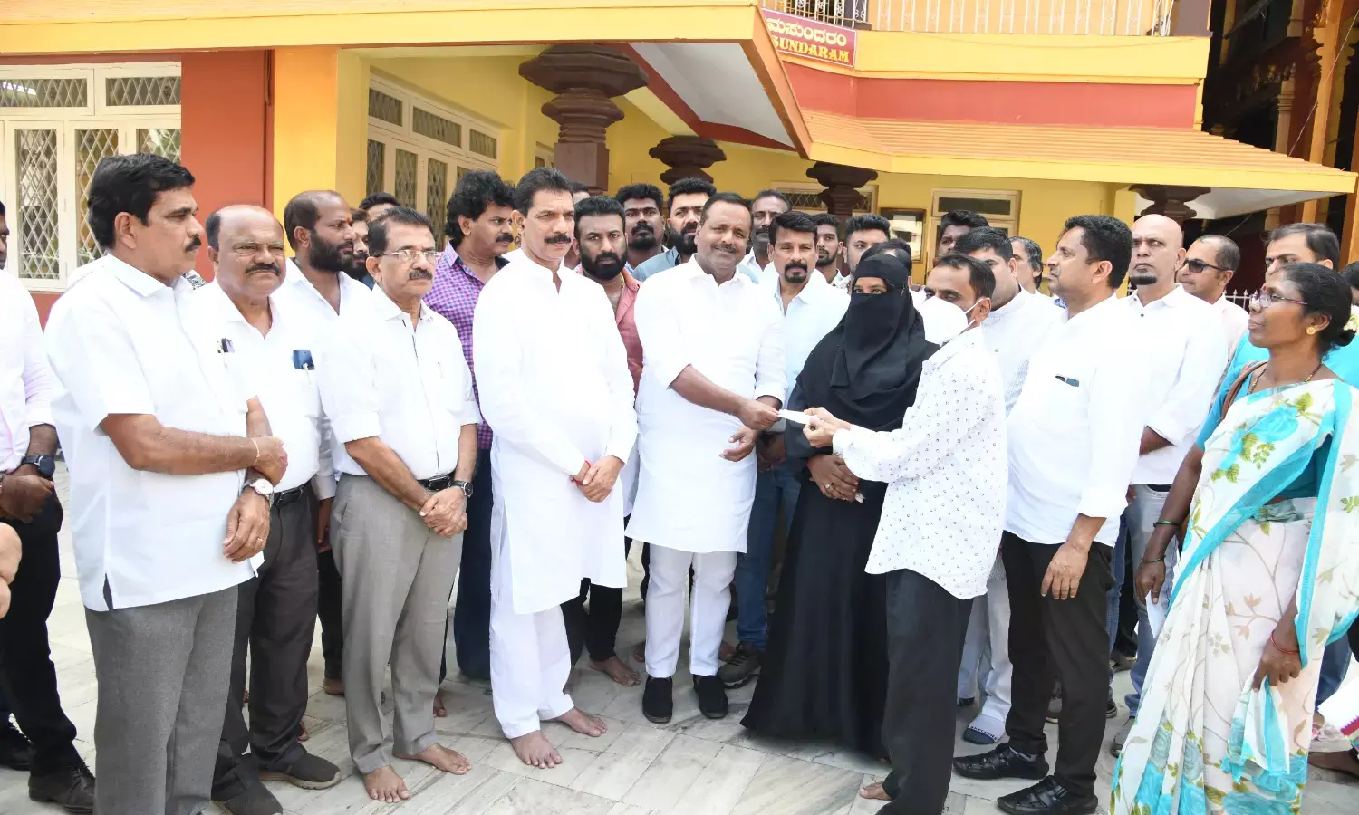 ಬಿರುವೆರ್ ಕುಡ್ಲದ ‘ಫುಡ್‌ಫೆಸ್ಟ್’ ಲಾಭಾಂಶದ ಹಣ ಅರ್ಹರಿಗೆ ಹಸ್ತಾಂತರ