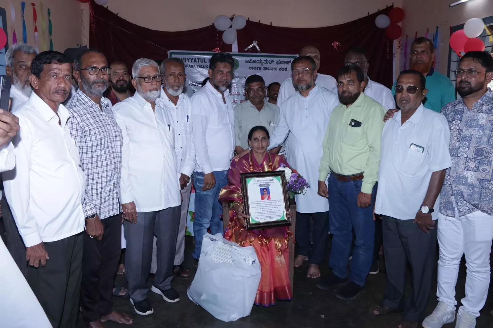 ಕಾರ್ಕಳ: ನಿವೃತ್ತ ಶಿಕ್ಷಕಿಗೆ ಸನ್ಮಾನ ಕಾರ್ಕಳ: ನಿವೃತ್ತ ಶಿಕ್ಷಕಿಗೆ ಸನ್ಮಾನ