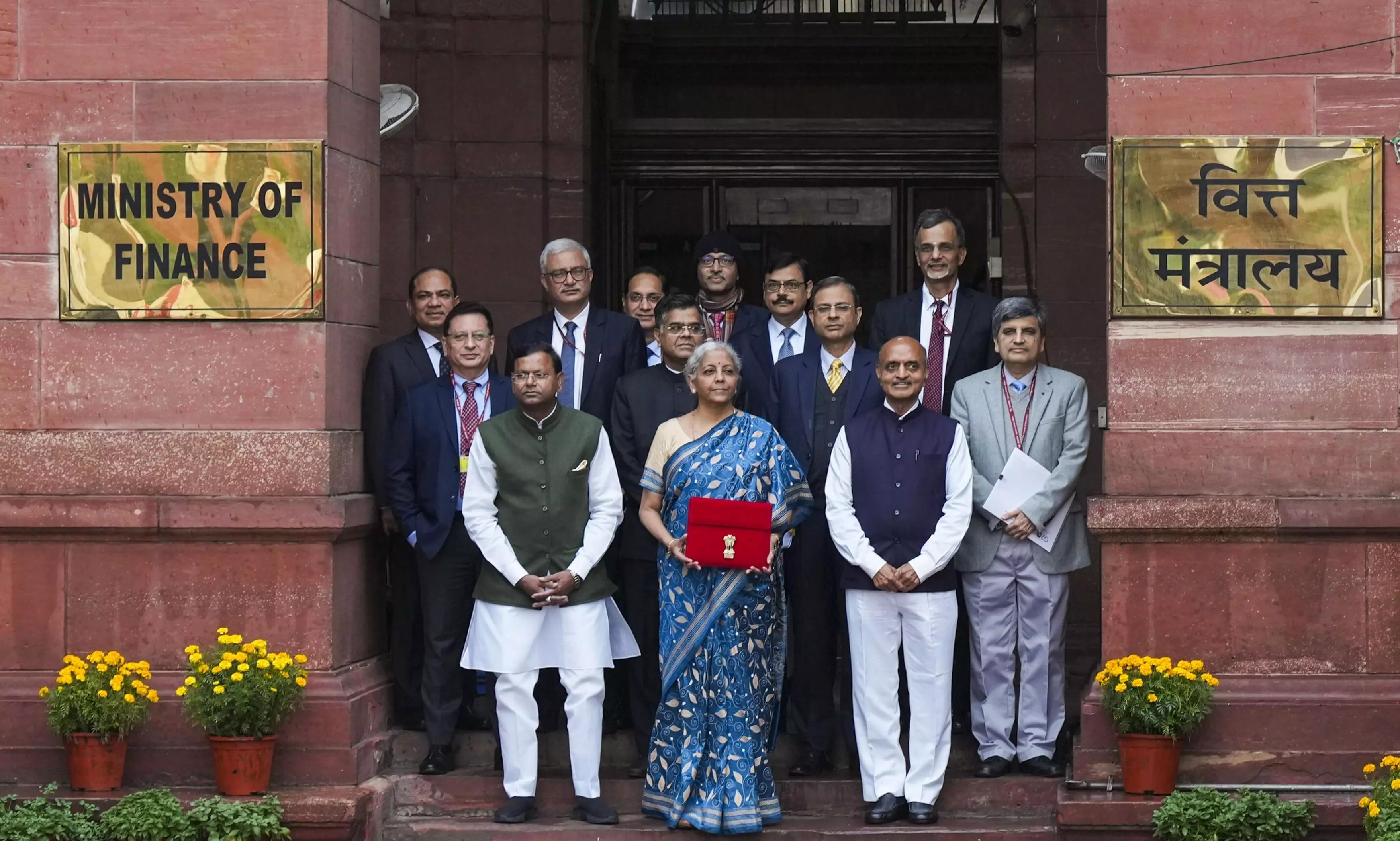 ಬಜೆಟ್ 2024-25 : ಸಚಿವರ ವೇತನ, ಆತಿಥ್ಯ, ಮನರಂಜನೆಗೆ 1,249 ಕೋಟಿ ರೂ. ಮೀಸಲು!