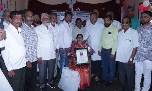 ಕಾರ್ಕಳ: ನಿವೃತ್ತ ಶಿಕ್ಷಕಿಗೆ ಸನ್ಮಾನ