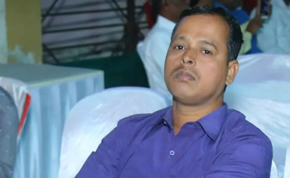 ಹುಡುಗಿಯರಿಗೆ ಕೀಟಲೆ ಮಾಡಿ, ಅಶ್ಲೀಯ ವಿಡಿಯೊ ವೀಕ್ಷಿಸುತ್ತಿದ್ದ ಮಗನನ್ನು ಕೊಂದ ತಂದೆ! ಹುಡುಗಿಯರಿಗೆ ಕೀಟಲೆ ಮಾಡಿ, ಅಶ್ಲೀಯ ವಿಡಿಯೊ ವೀಕ್ಷಿಸುತ್ತಿದ್ದ ಮಗನನ್ನು ಕೊಂದ ತಂದೆ!