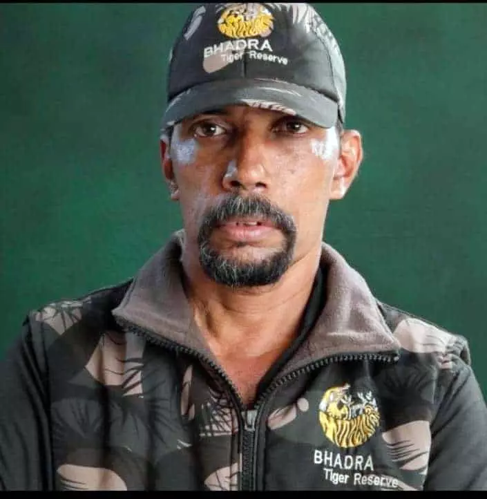 ದಿನೇಶ್ ಹೊಳ್ಳ ದಿನೇಶ್ ಹೊಳ್ಳ