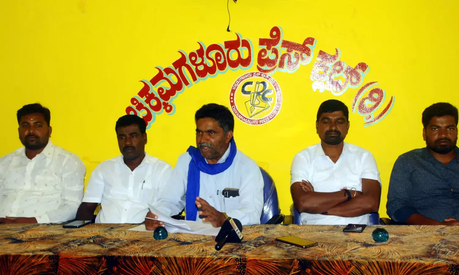 ಚಿಕ್ಕಮಗಳೂರು | ನಿವೇಶನ ರಹಿತರು ಸರಕಾರಿ ಜಾಗದಲ್ಲಿ ನಿರ್ಮಿಸಿಕೊಂಡಿದ್ದ ಮನೆಗಳಿಗೆ ಬಲಾಢ್ಯರಿಂದ ಬೆಂಕಿ; ಆರೋಪ