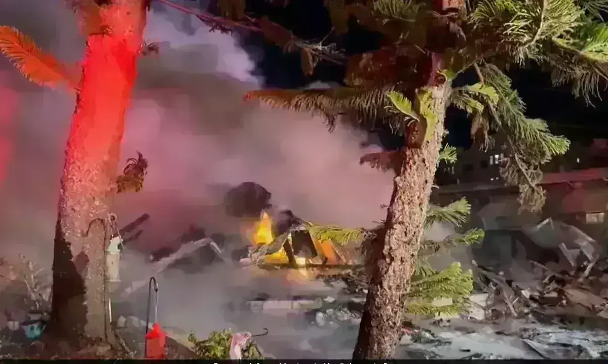 ಅಮೆರಿಕದಲ್ಲಿ ಲಘು ವಿಮಾನ ಪತನ, ಇಬ್ಬರು ಸಾವು; 4 ವಾಹನಗಳಿಗೆ ಬೆಂಕಿ