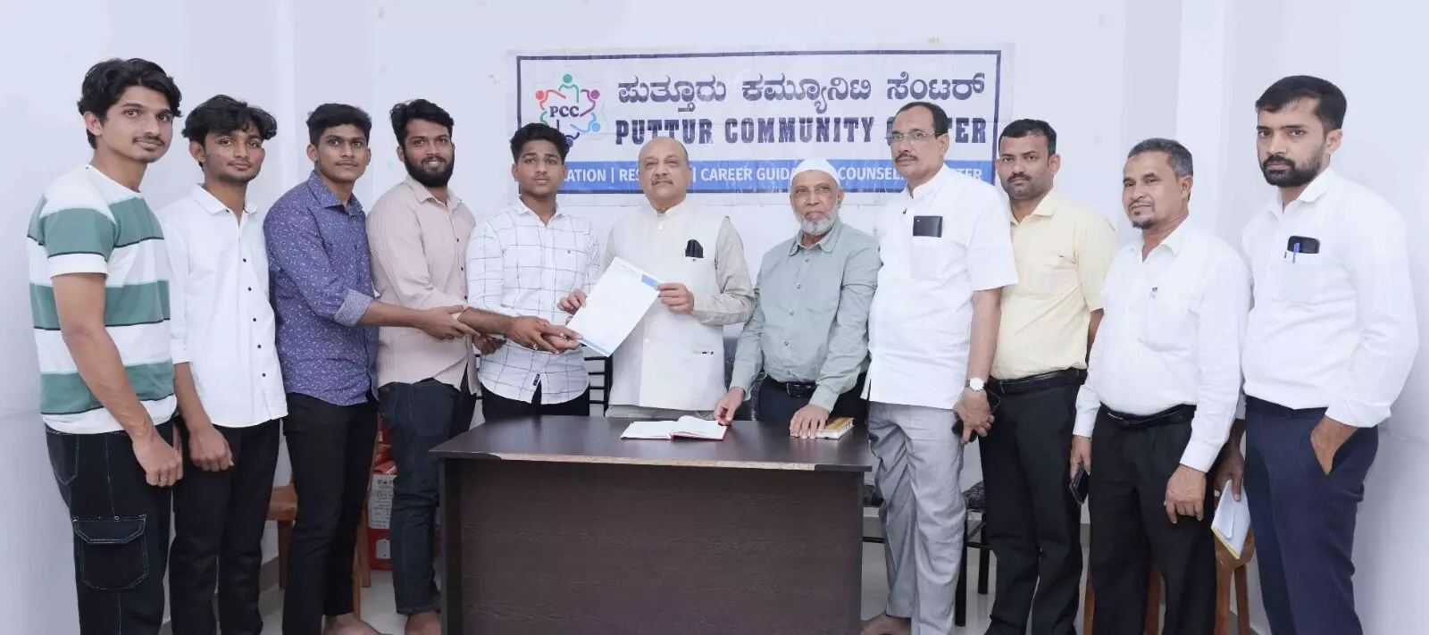 ಪುತ್ತೂರು: ಎರಡು ವರ್ಷಗಳಿಂದ ಖಾತೆಗೆ ಜಮೆಯಾಗದ ವಿದ್ಯಾರ್ಥಿ ವೇತನ; ಅಲ್ಪಸಂಖ್ಯಾತ ಆಯೋಗದ ಅಧ್ಯಕ್ಷರಿಗೆ ಮನವಿ ಸಲ್ಲಿಸಿದ ಕಮ್ಯುನಿಟಿ ಸೆಂಟರಿನ ವಿದ್ಯಾರ್ಥಿಗಳು