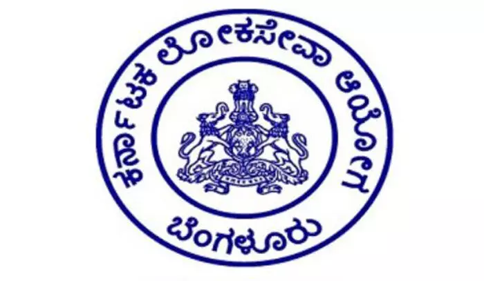 ಕಾರ್ಯದರ್ಶಿ ಅಮಾನತಿಗೆ ಪಟ್ಟು: ರಾಜ್ಯಪಾಲರಿಗೂ ದೂರು ನೀಡಿದ ಕೆಪಿಎಸ್ಸಿ ಅಧ್ಯಕ್ಷ? ಕಾರ್ಯದರ್ಶಿ ಅಮಾನತಿಗೆ ಪಟ್ಟು: ರಾಜ್ಯಪಾಲರಿಗೂ ದೂರು ನೀಡಿದ ಕೆಪಿಎಸ್ಸಿ ಅಧ್ಯಕ್ಷ?