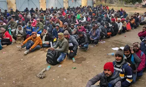 ದೇಶದಲ್ಲಿ ಉದ್ಯೋಗ ಸಿಗುವ ಭರವಸೆ ಕಳೆದುಕೊಂಡು ಬದುಕಿಗಾಗಿ ಯುದ್ಧೋನ್ಮಾದದ ಇಸ್ರೇಲ್‌ಗೆ ತೆರಳುತ್ತಿರುವ ಭಾರತದ ಕಾರ್ಮಿಕರು